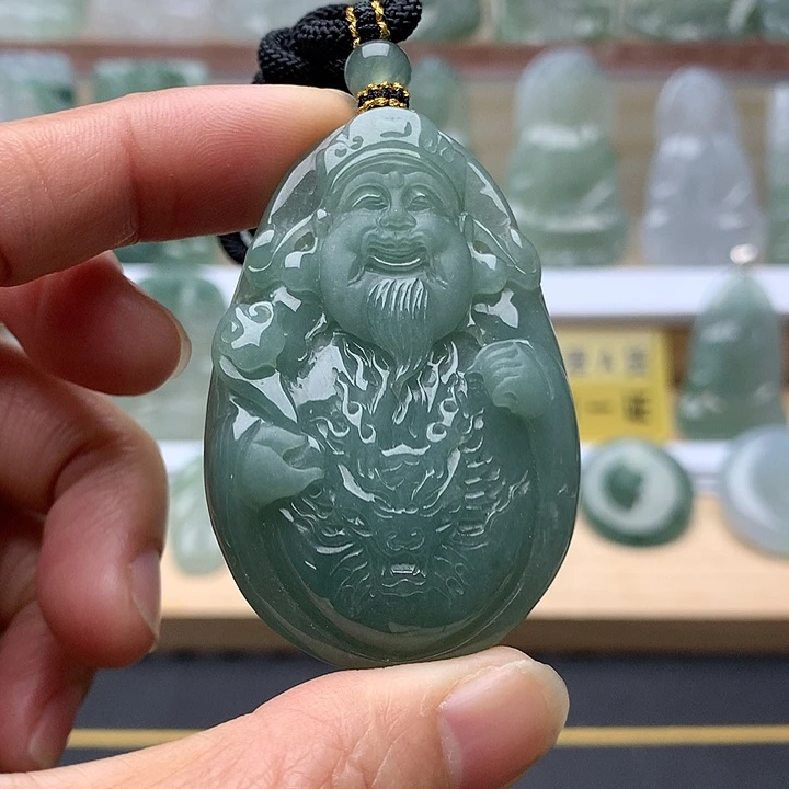 翡翠未镶嵌颈饰财神爷
