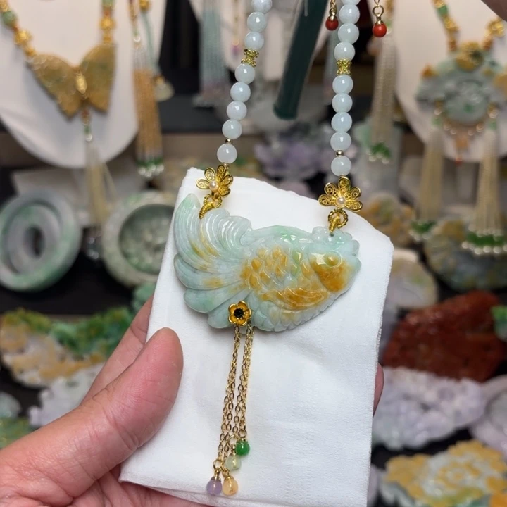 翡翠未镶嵌颈饰吊坠