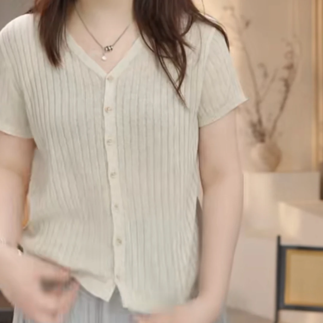 V领时尚百搭显瘦休闲开衫女2025夏季新款小众气质防晒通勤上衣