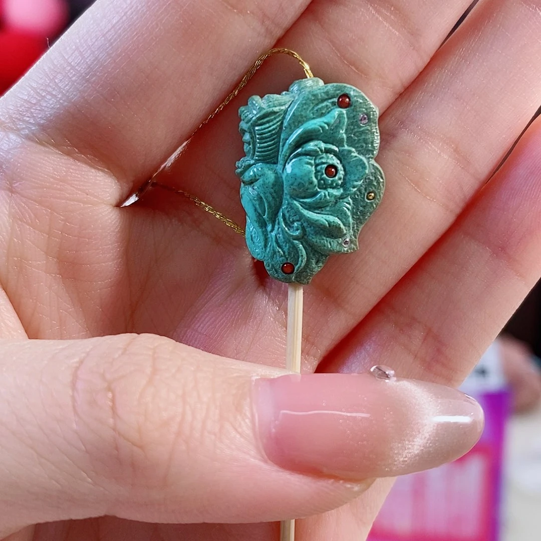 绿松石未镶嵌珠宝奇石