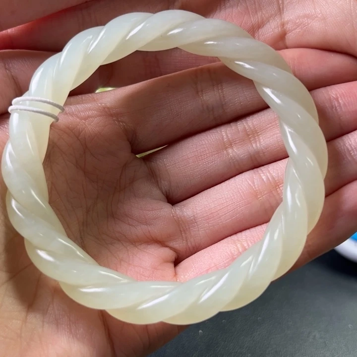 和田玉挂件未镶嵌帅***容