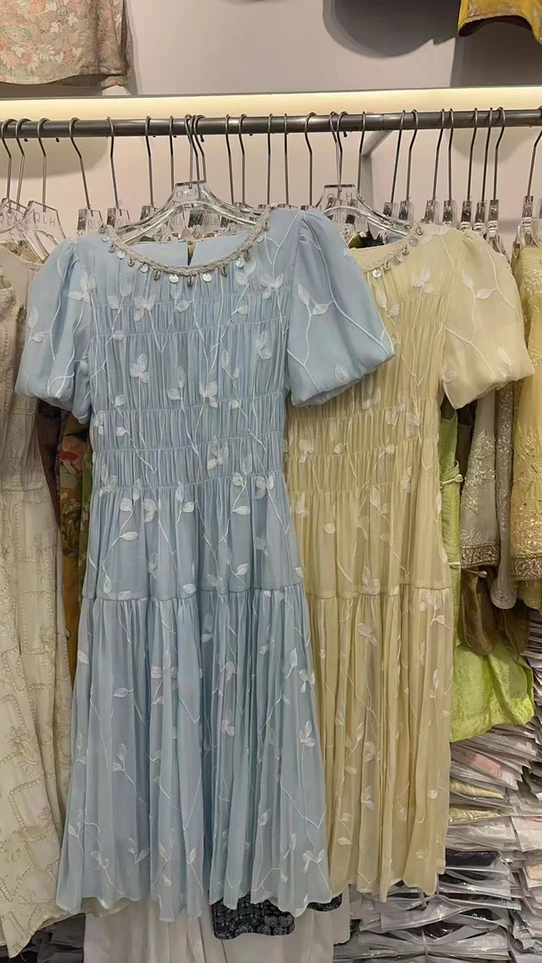 邹先森6772-29夏季新款温柔甜美刺绣泡泡袖重工贝壳流苏连衣裙