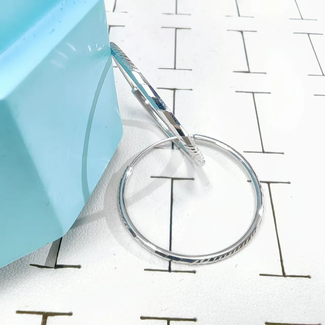 PT950铂金耳饰 亮面格子条纹车花铂金耳圈约28mm 时尚百搭