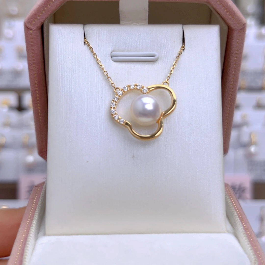 18K金镶嵌海水珍珠耳饰