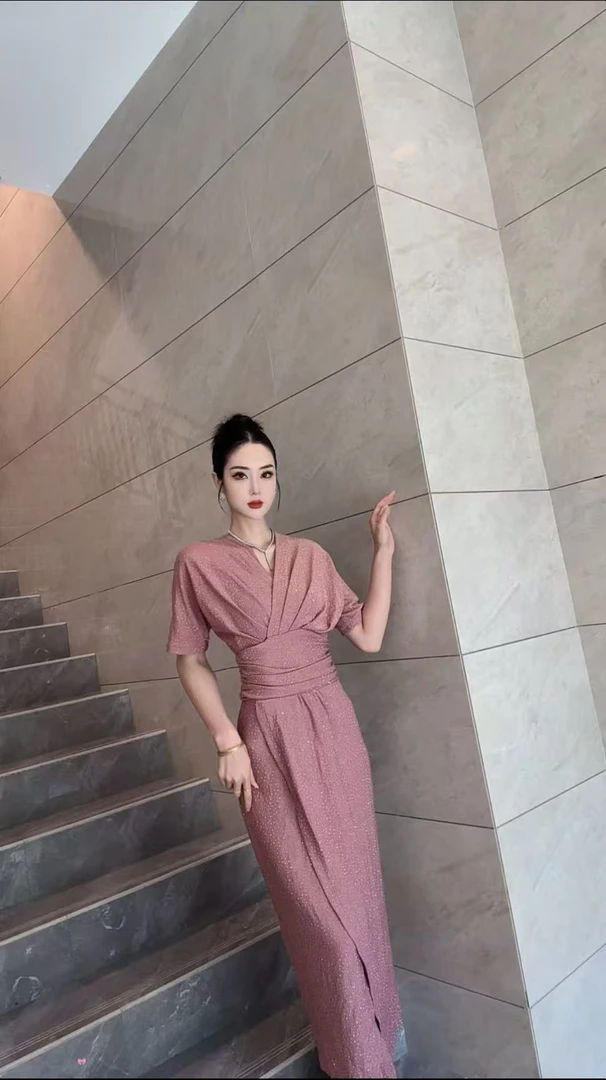 亮闪闪收腰连衣裙气质显瘦法式长裙女王风范夏季穿搭