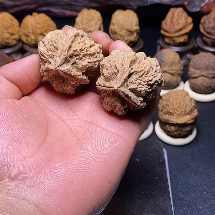 文玩核桃吊坠云南铁核桃直播放漏25