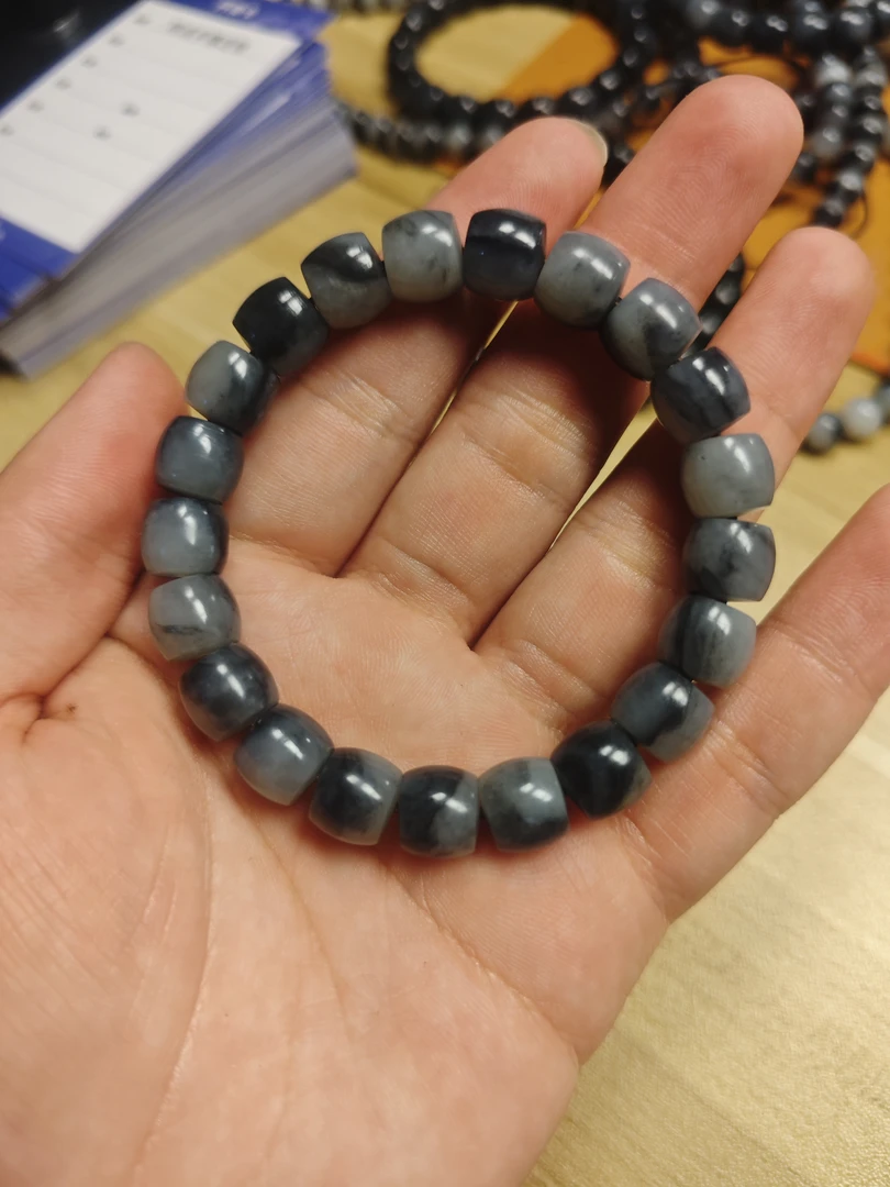 和田玉青花卡十直切手串（不退换）