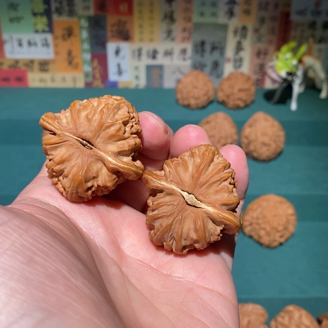 喜***人把件文玩核桃三角白
