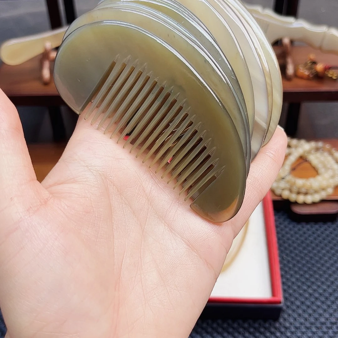手工制作的纯牛角梳