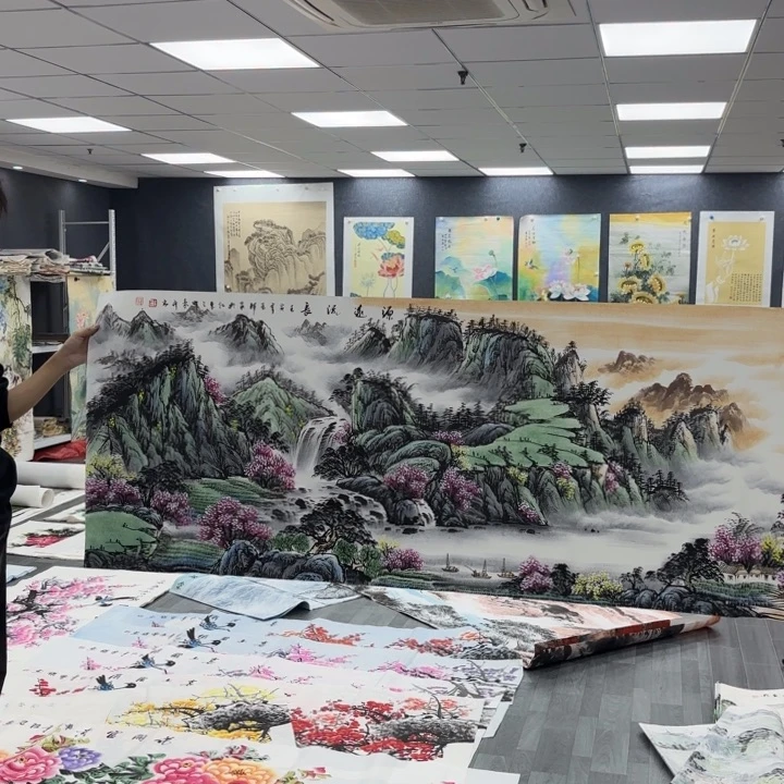 字画等多种形式的艺术作品和