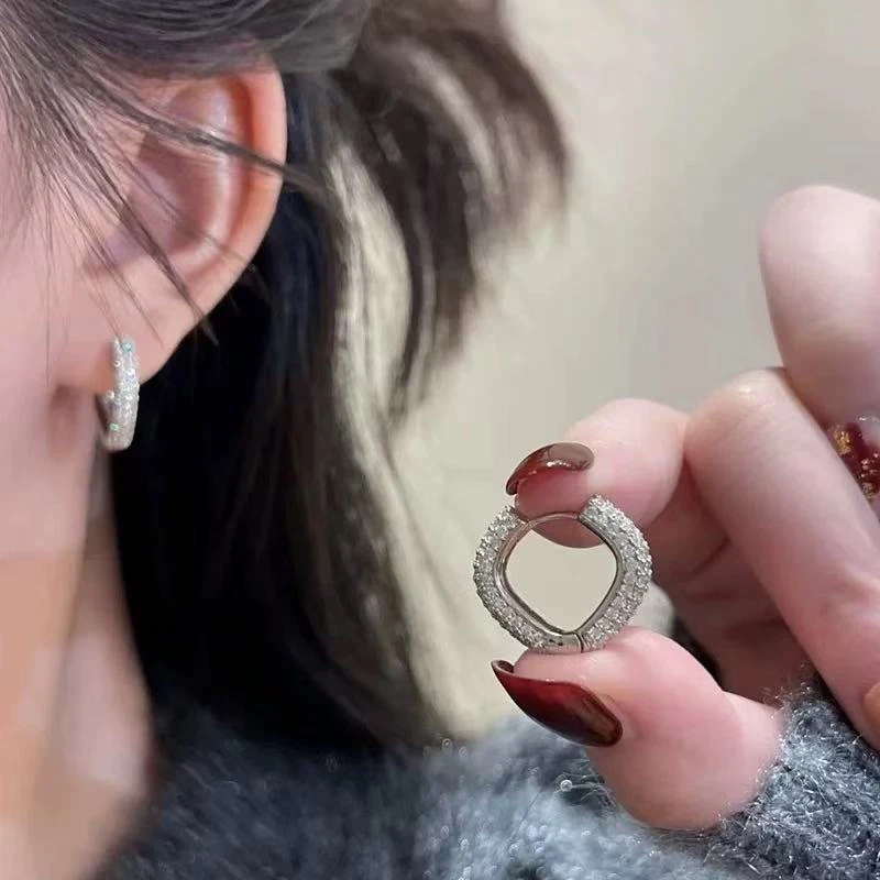 铜合金耳饰 镀白金 2025款C2761【冰耀方扣】BOBAOLI 耳环