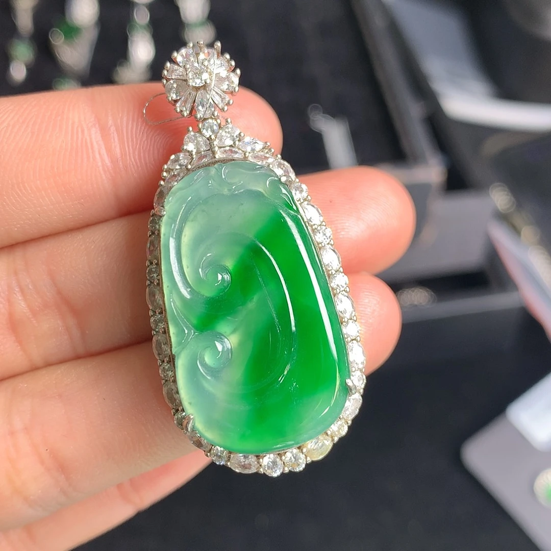 【闪购商品】翡翠银S925镶嵌吊坠(不含链)?***凶天然翡翠