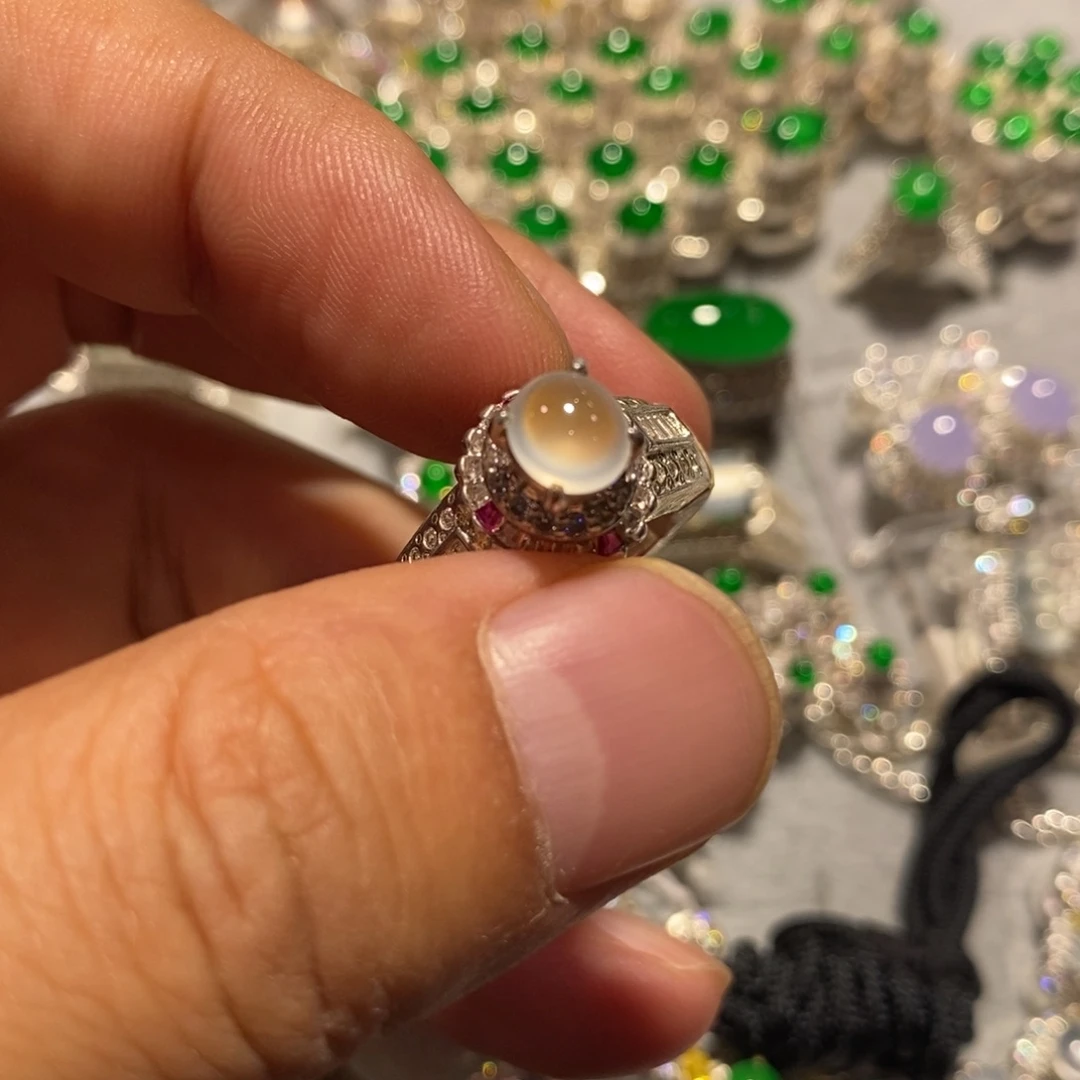 定制翡翠未镶嵌高冰玻6.85mm