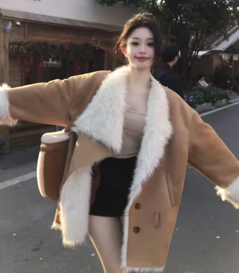 【薄荷雪糕】气质时尚减龄内搭上衣短裤套装女秋冬皮毛一体毛绒外套
