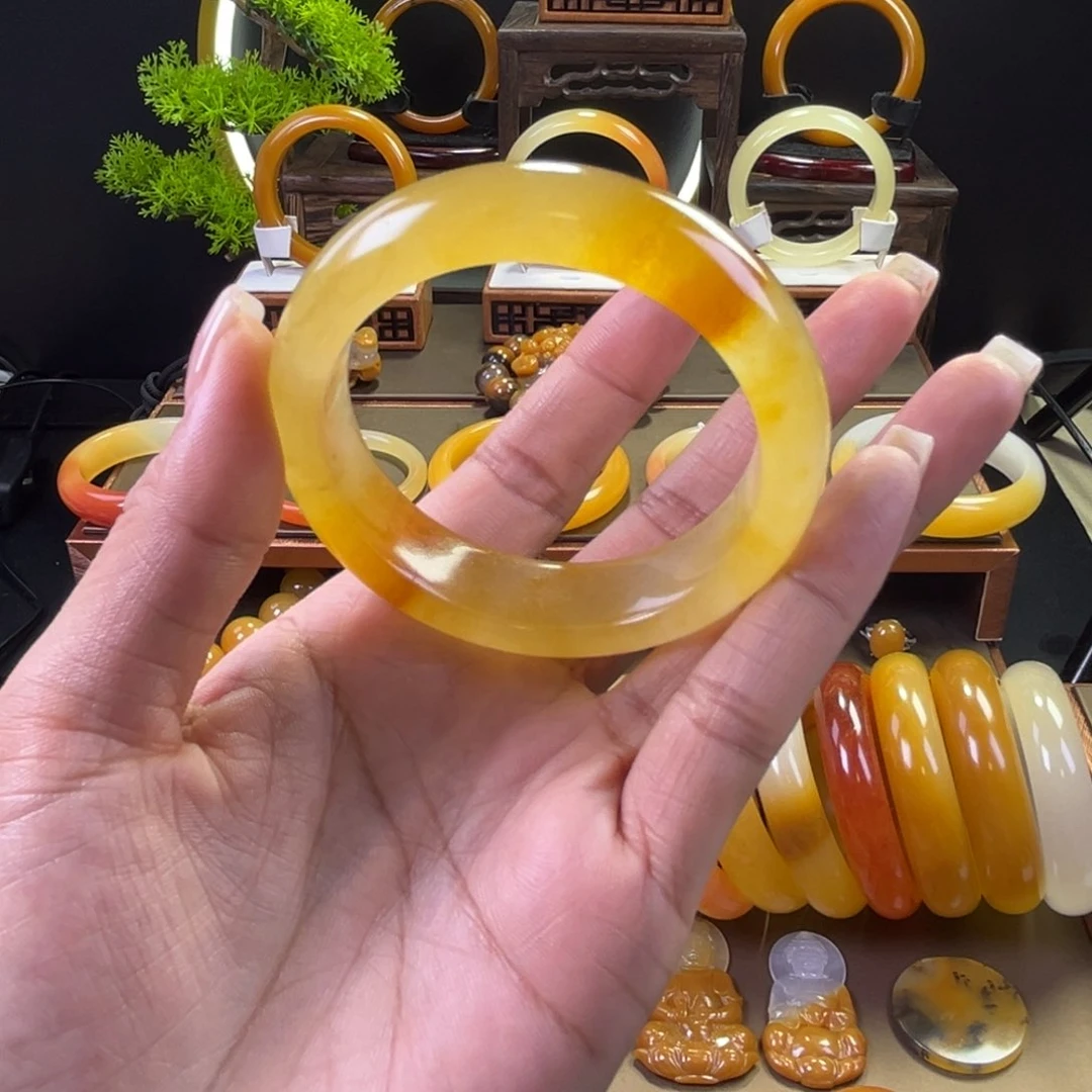 未镶嵌手镯石英质玉