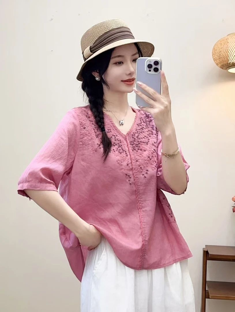 2025夏季新款刺绣花边宽松显瘦遮肉苎麻上衣Ⅴ字领森女系减龄T恤女
