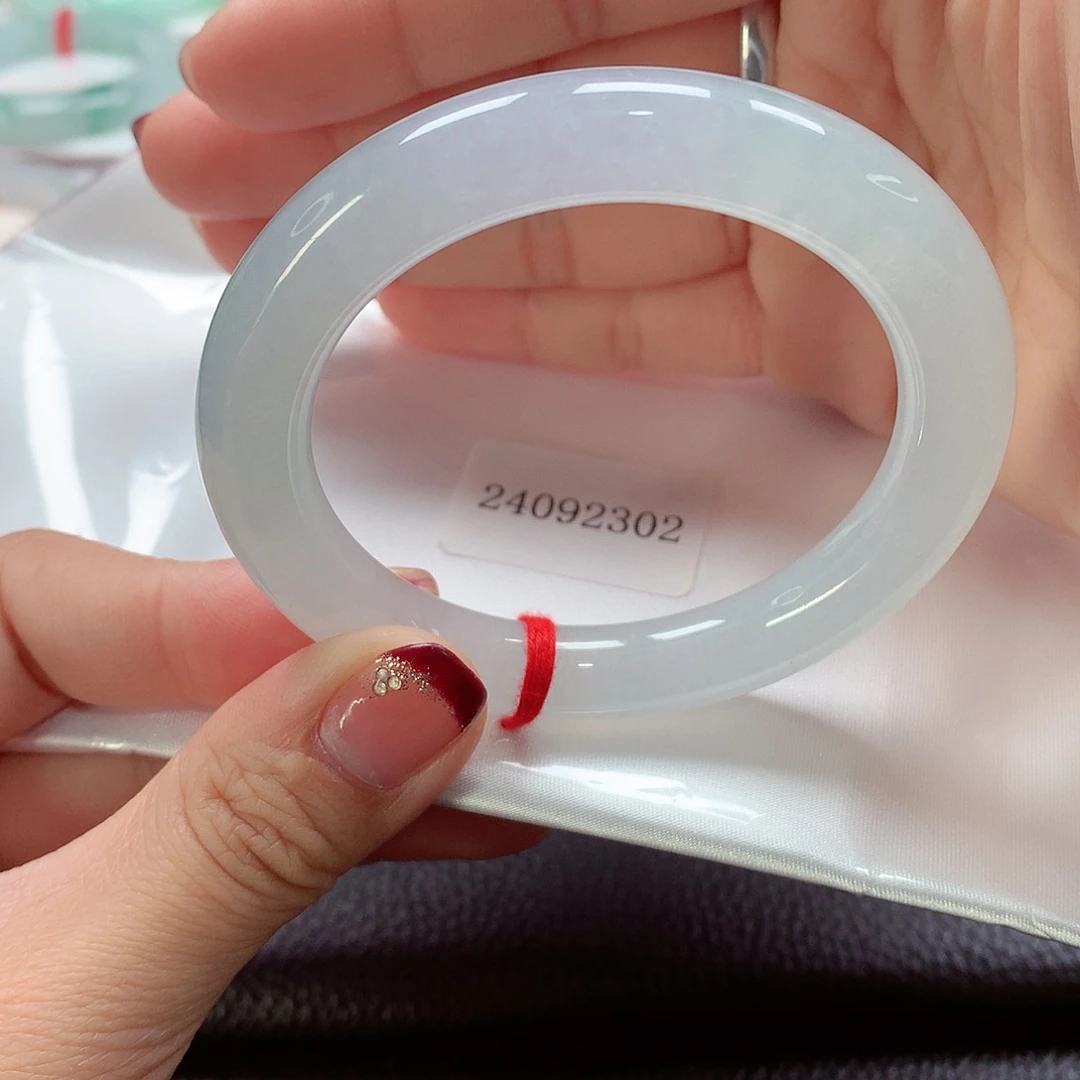 翡翠手镯（圆镯）未镶嵌