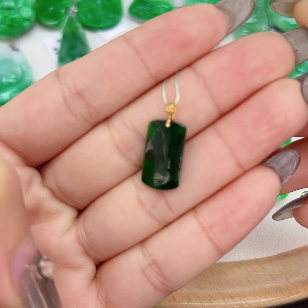 翡翠颈饰18K金镶嵌天然Ａ货翡翠