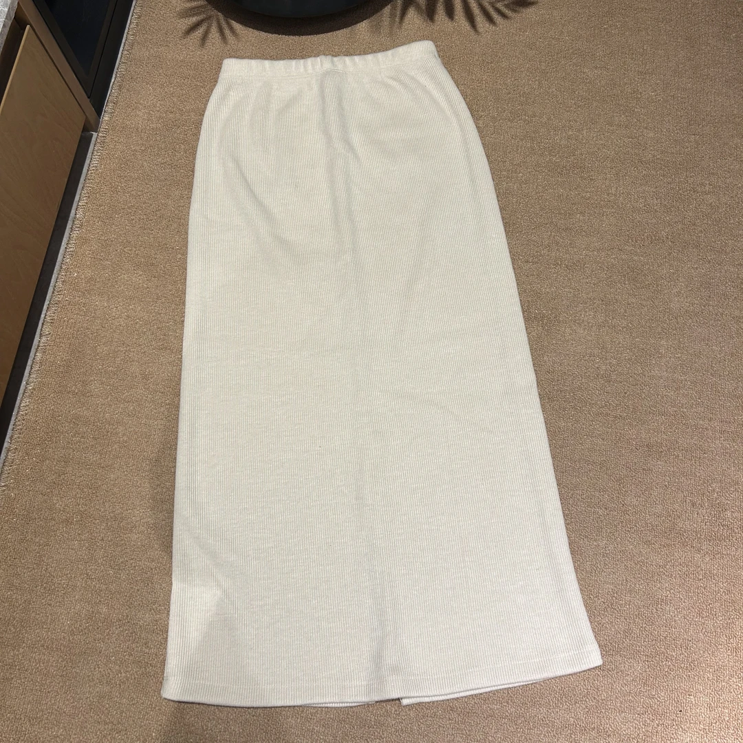Julia姐姐】显白四面松紧腰后开叉针织半身裙