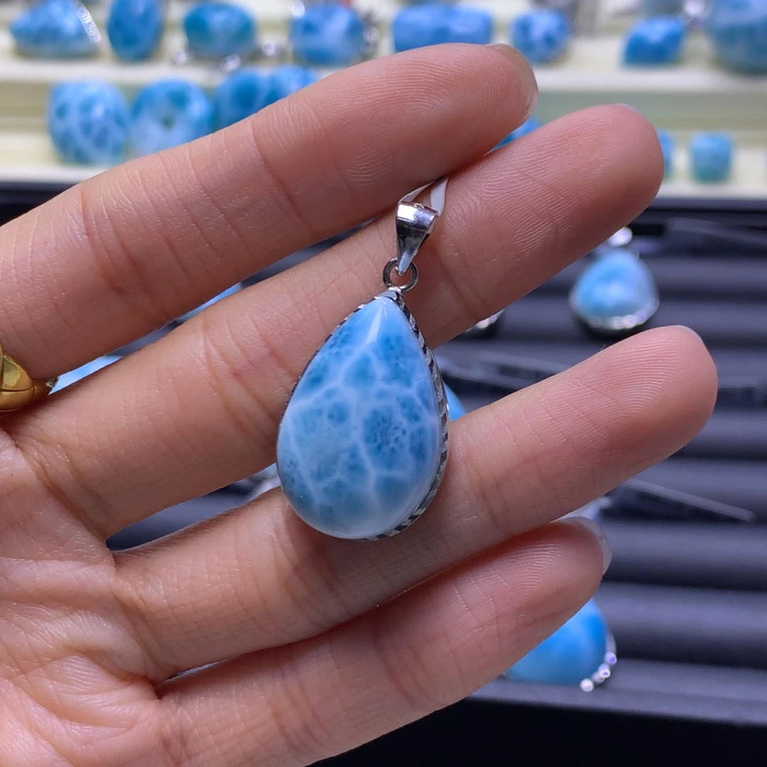 针钠钙石（海纹石）未镶嵌颈饰水滴吊坠