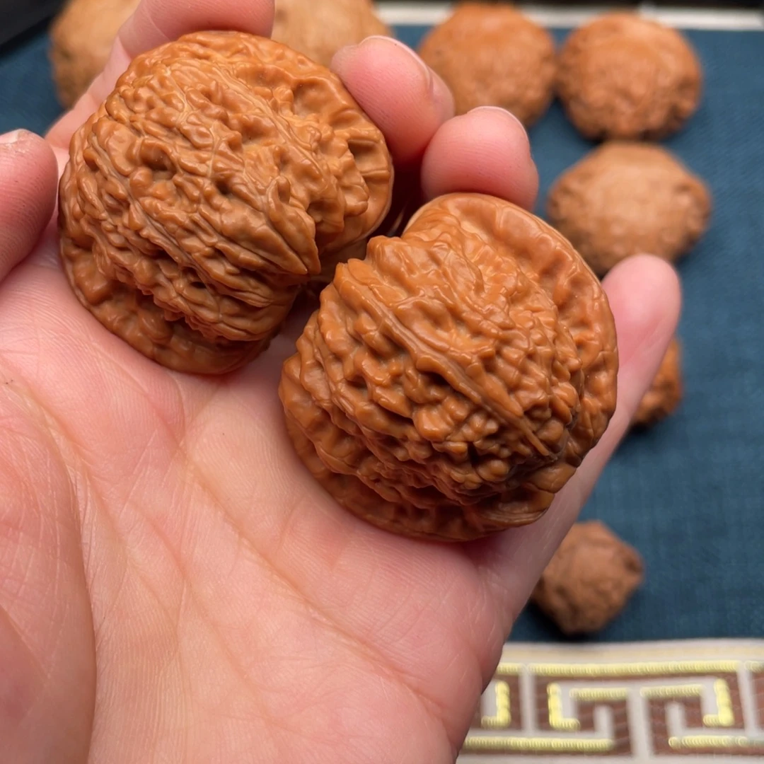 把件文玩核桃41全品红皮老树球白