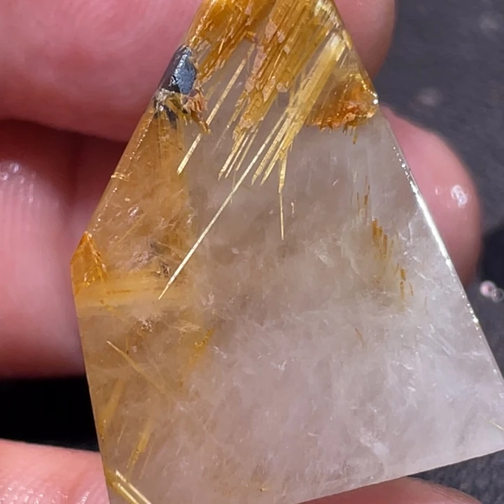 翱***翔颈饰未镶嵌发晶钛晶