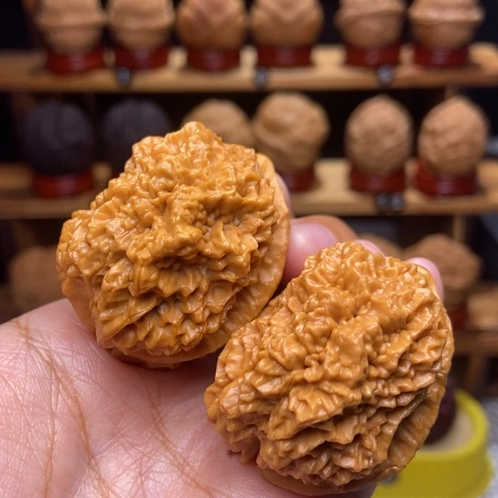 文玩核桃吊坠麒麟22