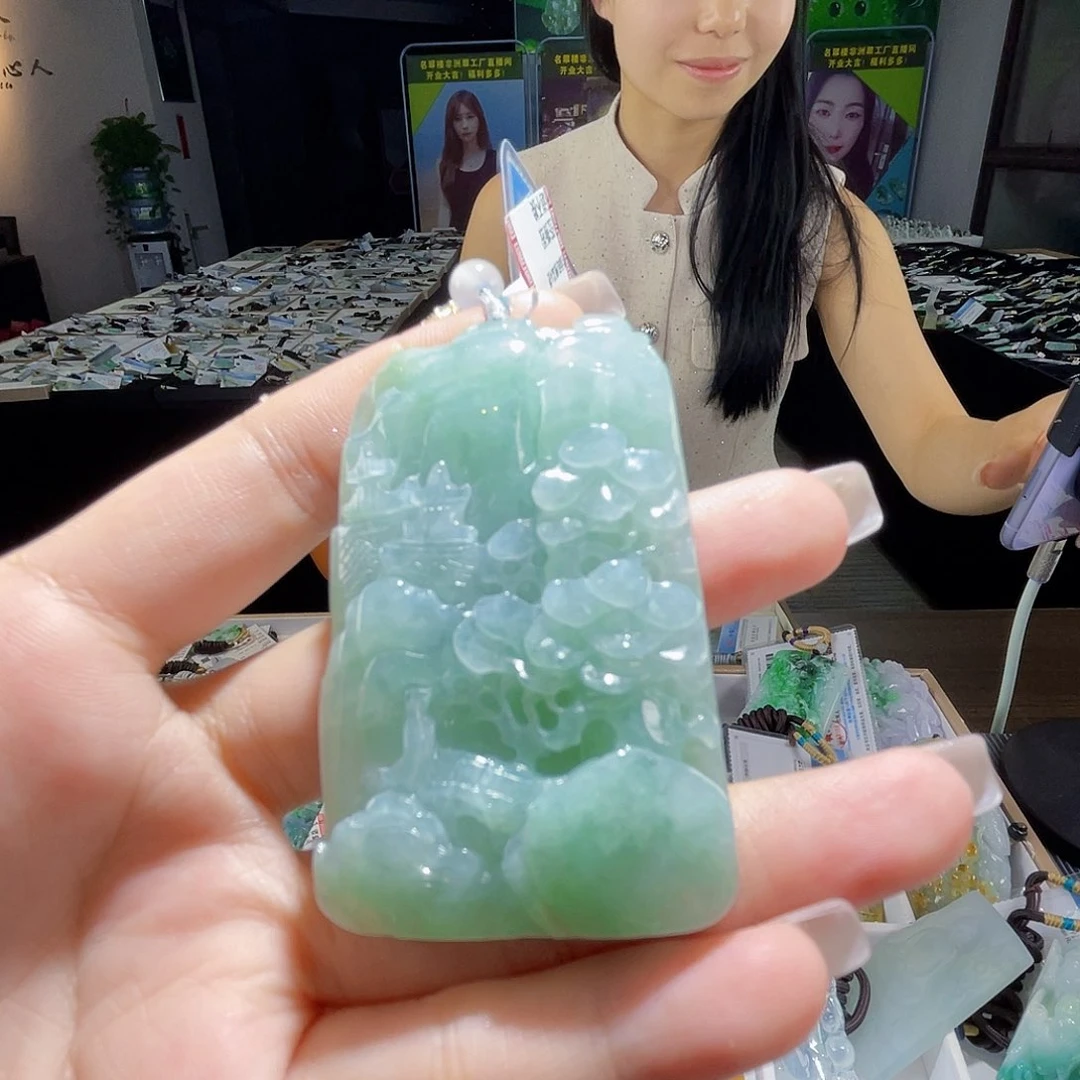 颈饰未镶嵌翡翠一个
