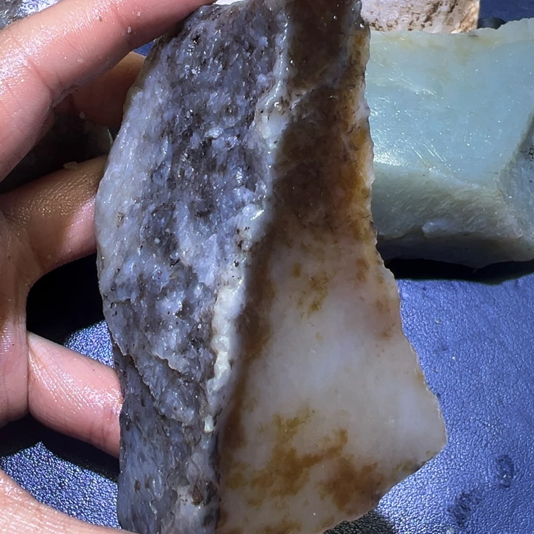 和田玉（翠青玉）未镶嵌珠宝半成品