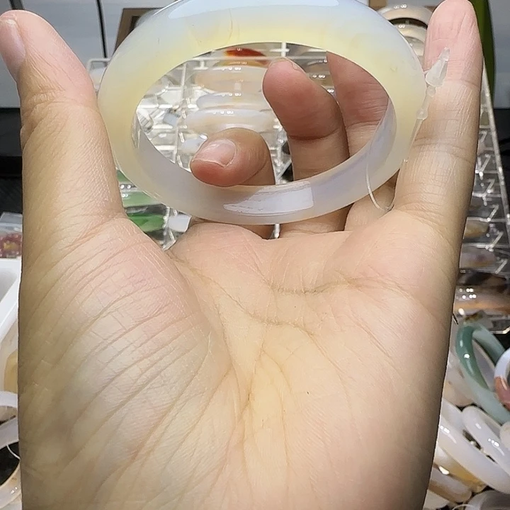 姐***业手镯玛瑙/玉髓未镶嵌56第二单免运费