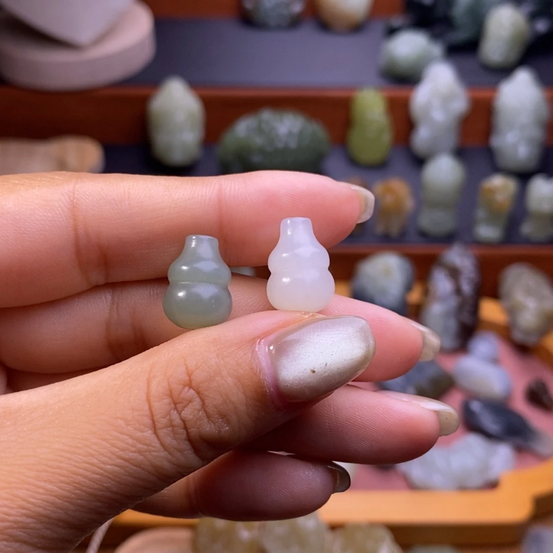 和田玉未镶嵌颈饰L****?