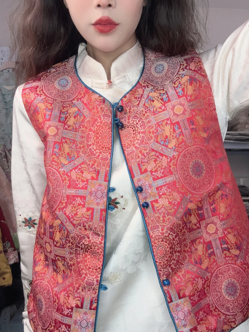 九月  红色八达晕   春款新中式提花显瘦国风气质刺绣马甲中国风