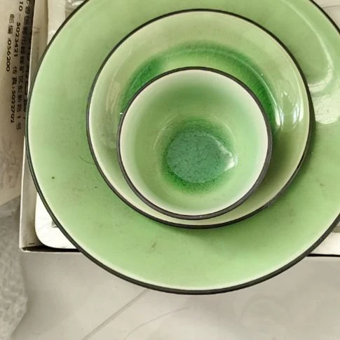 瓷片瓷器，摆件，瓷片，均有瑕疵。