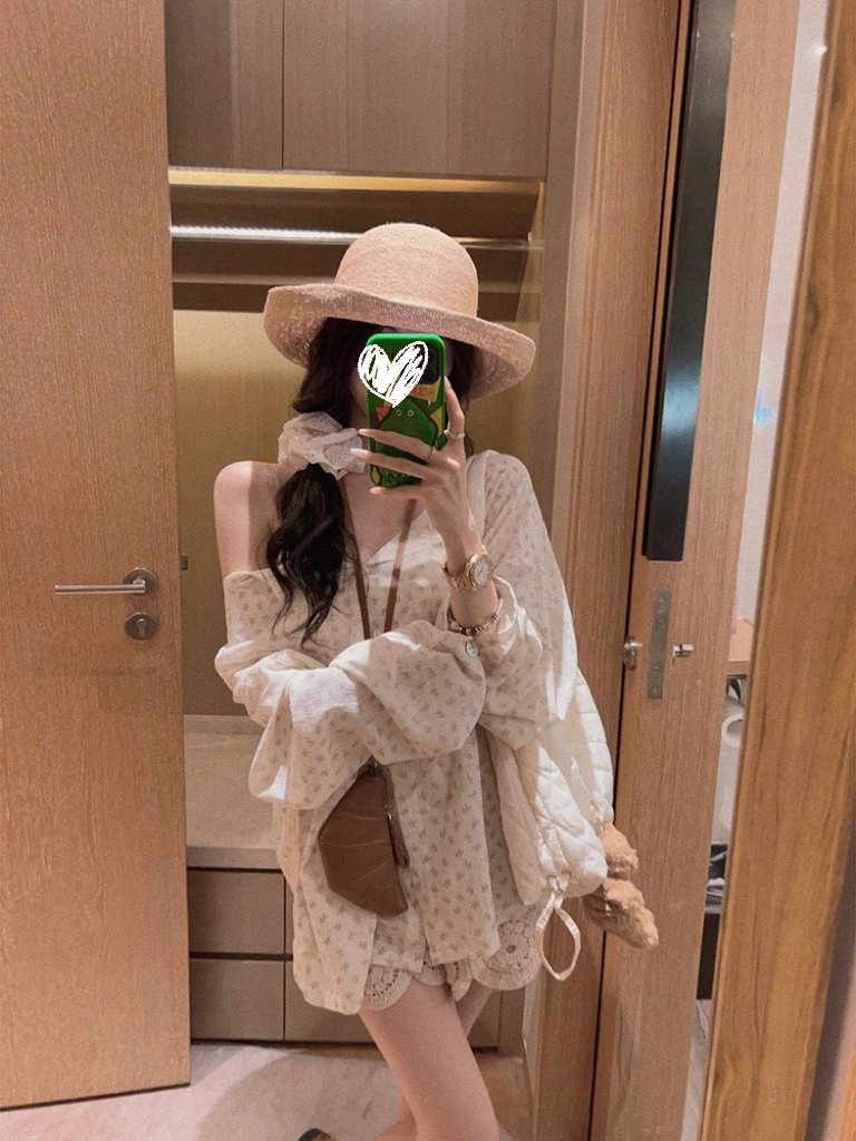 米色慵懒风薄款微透碎花防晒衬衫女夏季韩系宽松长袖上衣