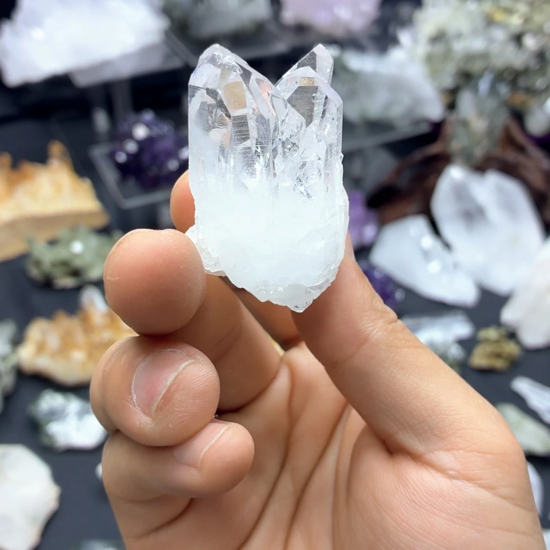 石材超透白水晶簇