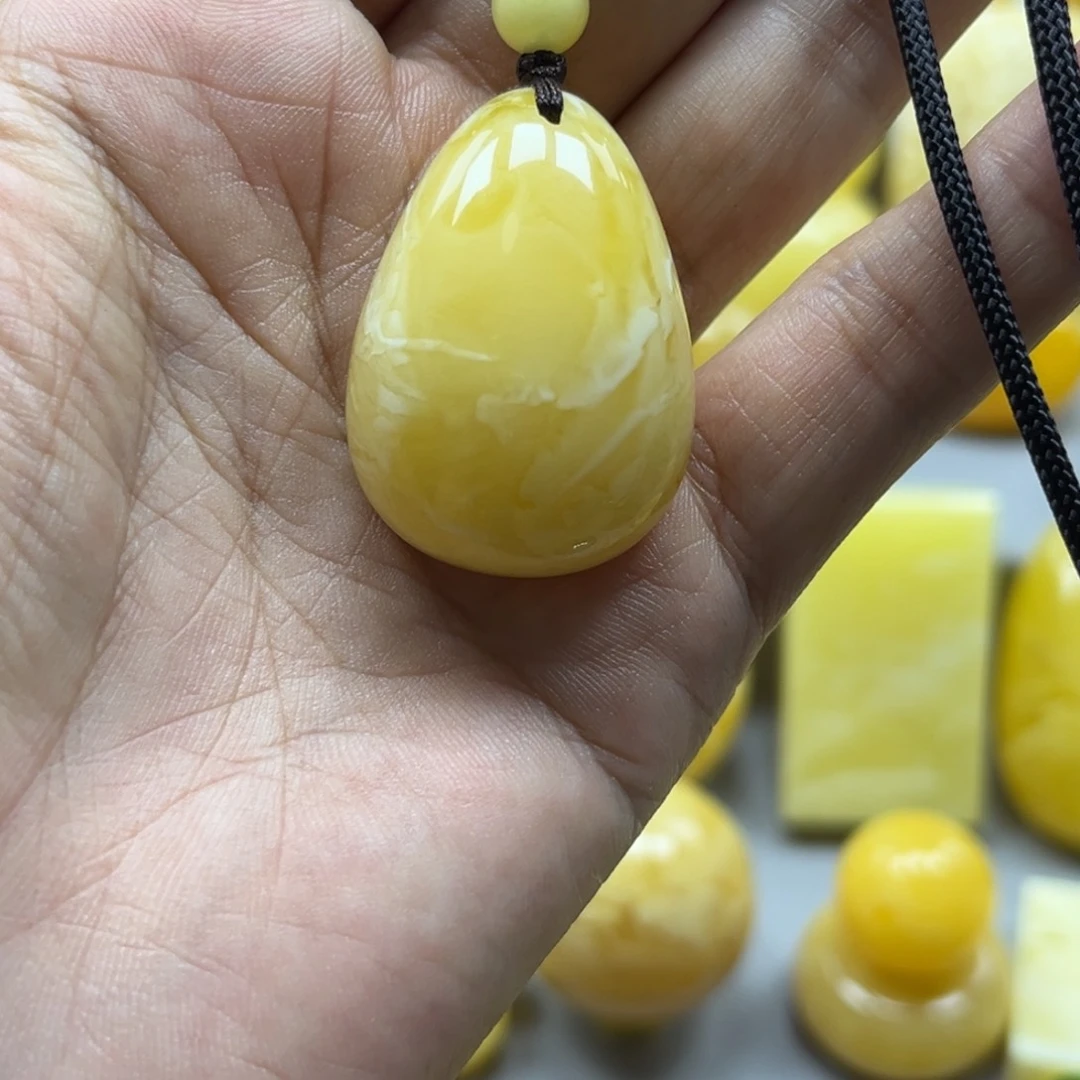蜜蜡珠宝奇石未镶嵌