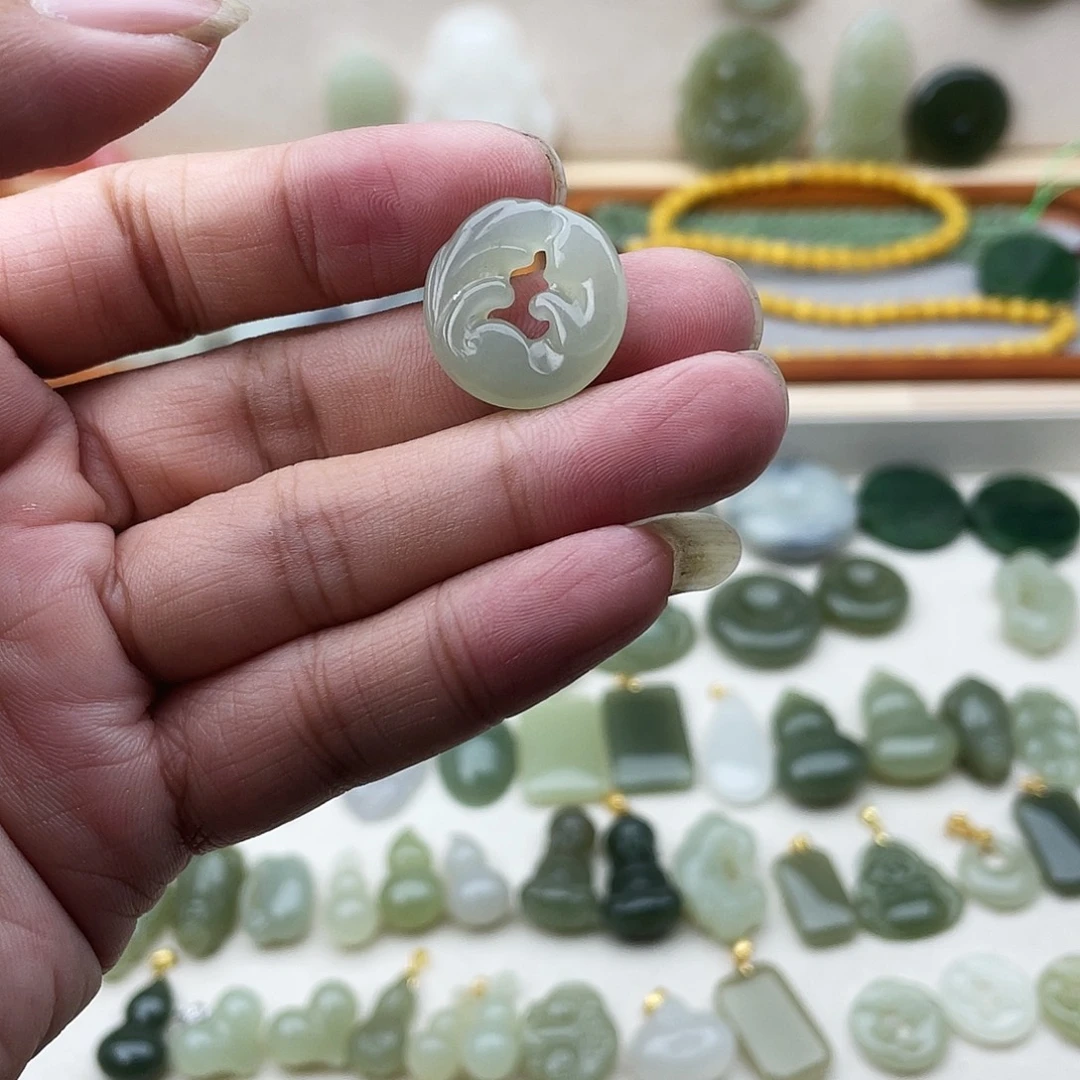 和田玉未镶嵌吊坠(不含链)