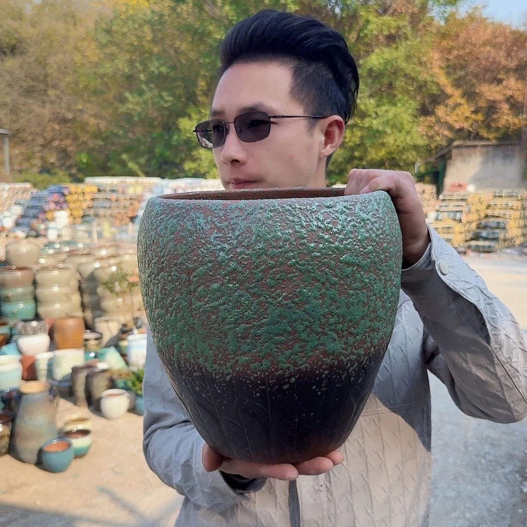 紫砂花盆口24.5高27（一个树叶牛油果