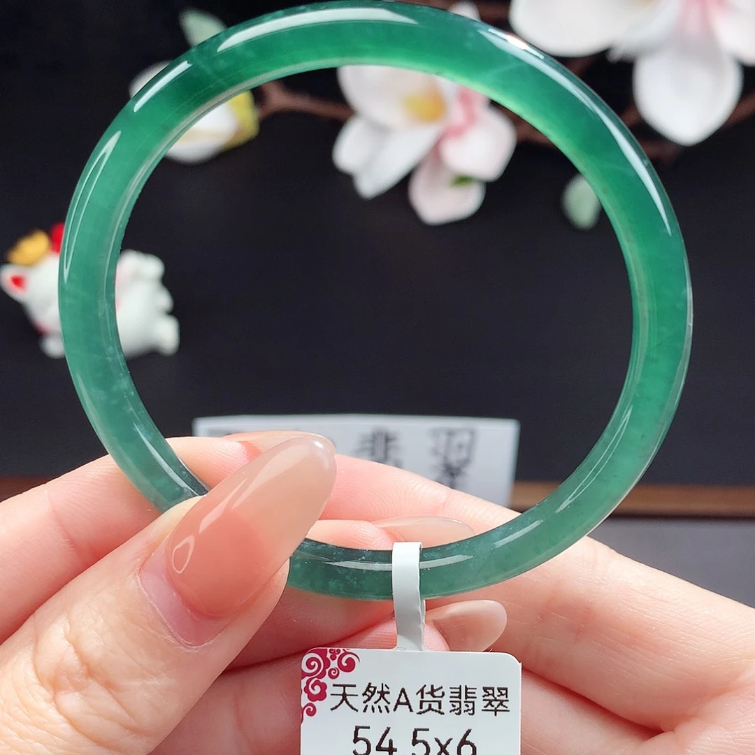 翡翠手镯（圆镯）未镶嵌