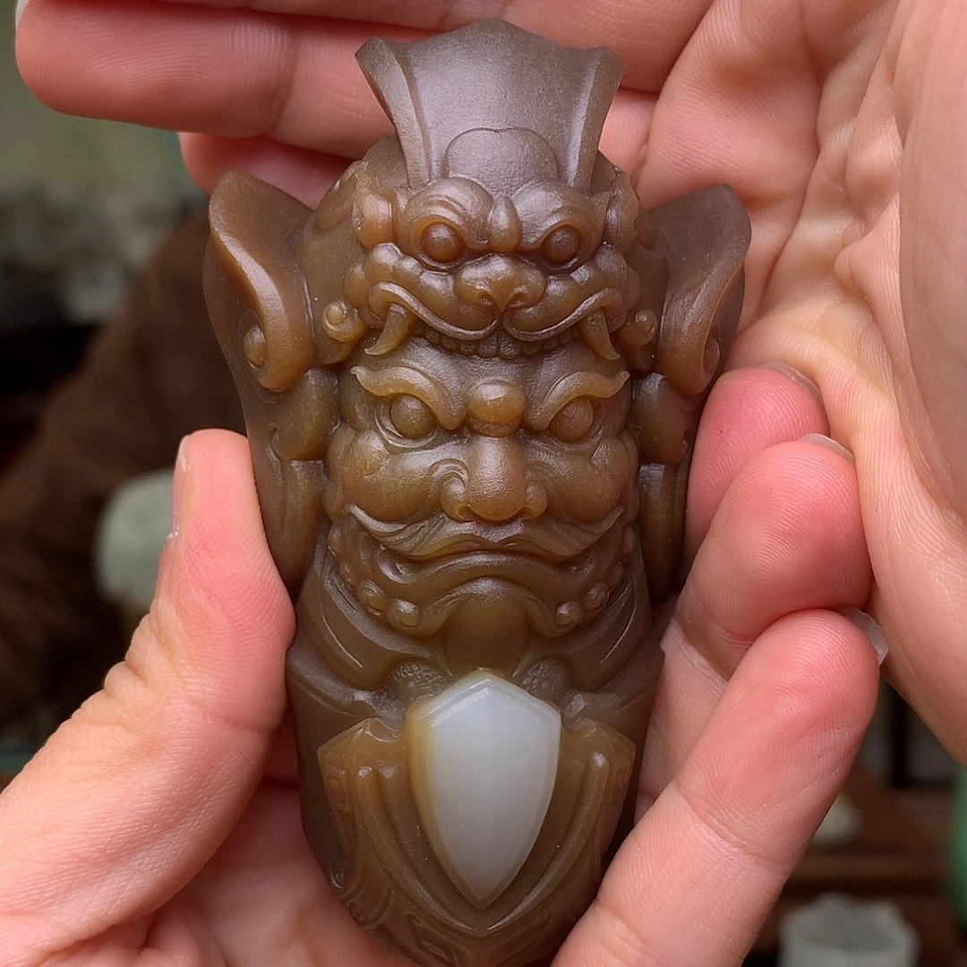 和田玉未镶嵌把件