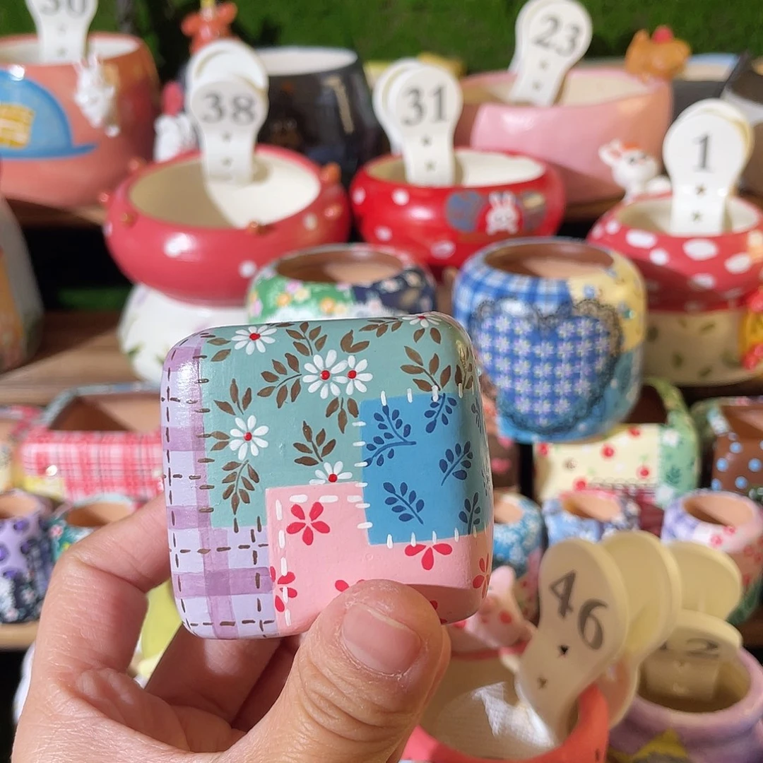 红陶缝补方口…..手工手绘