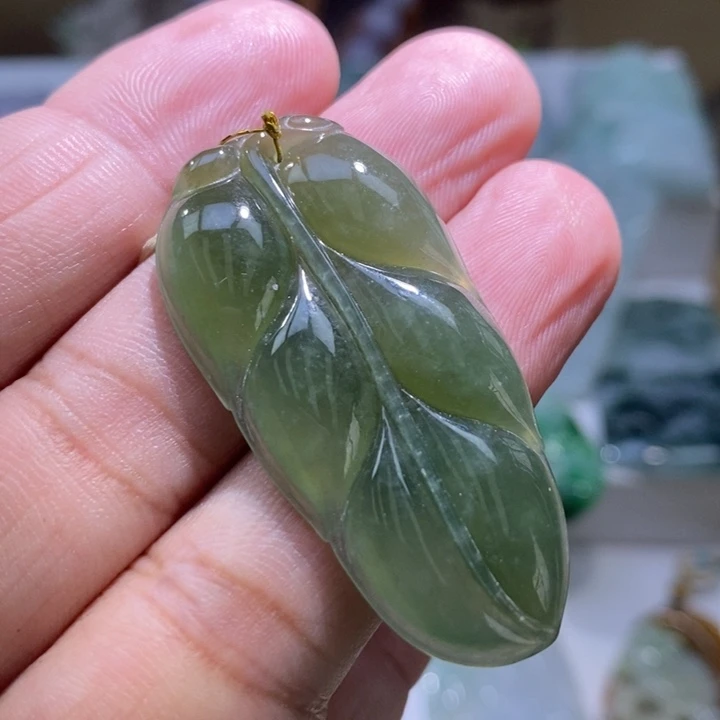 【闪购商品】翡翠未镶嵌颈饰11111111111