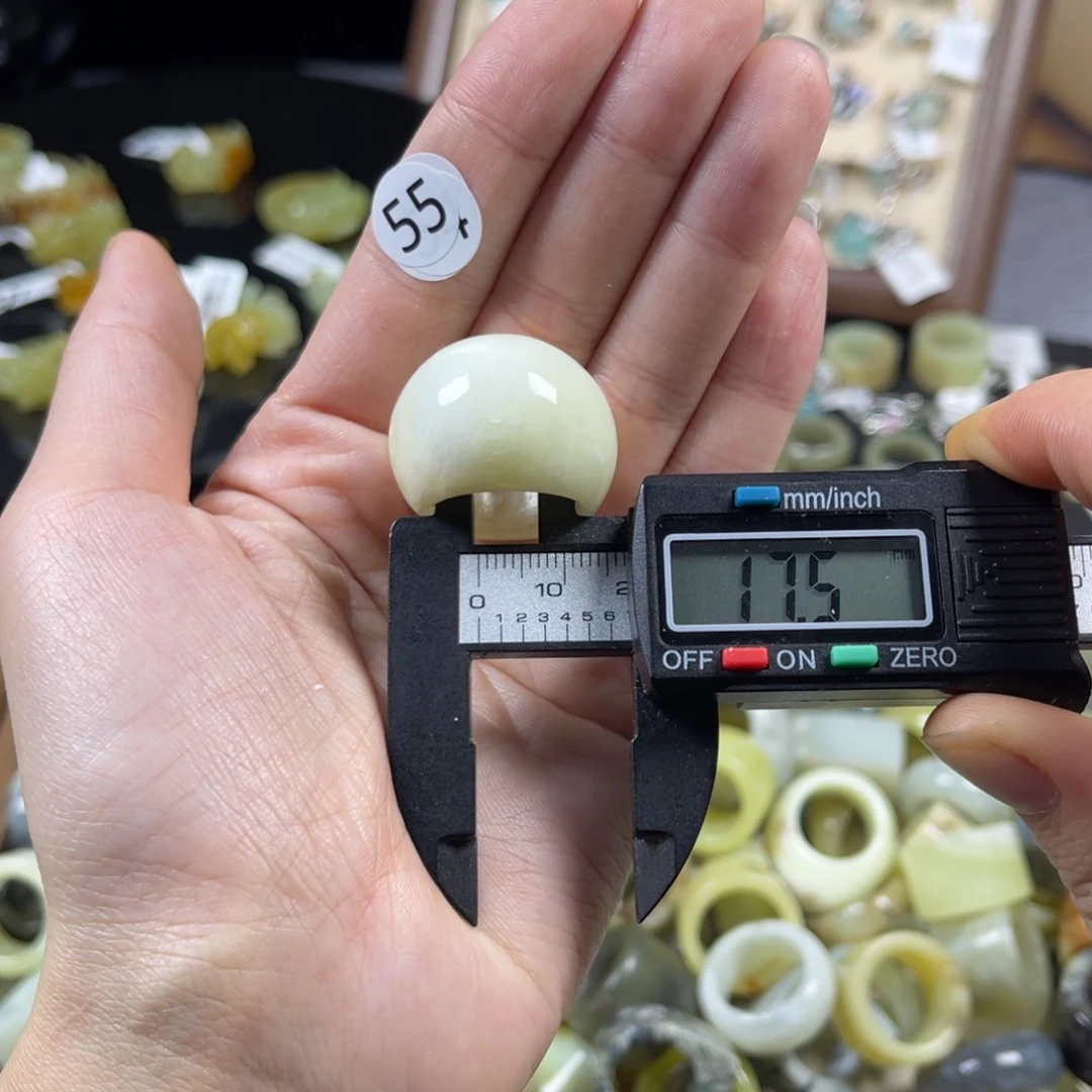 蛇纹石玉未镶嵌戒指