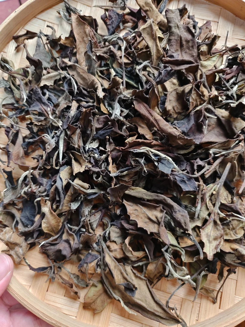 云南姑娘的茶 2023曼糯头春大树白茶 云南普洱茶 100g/散茶