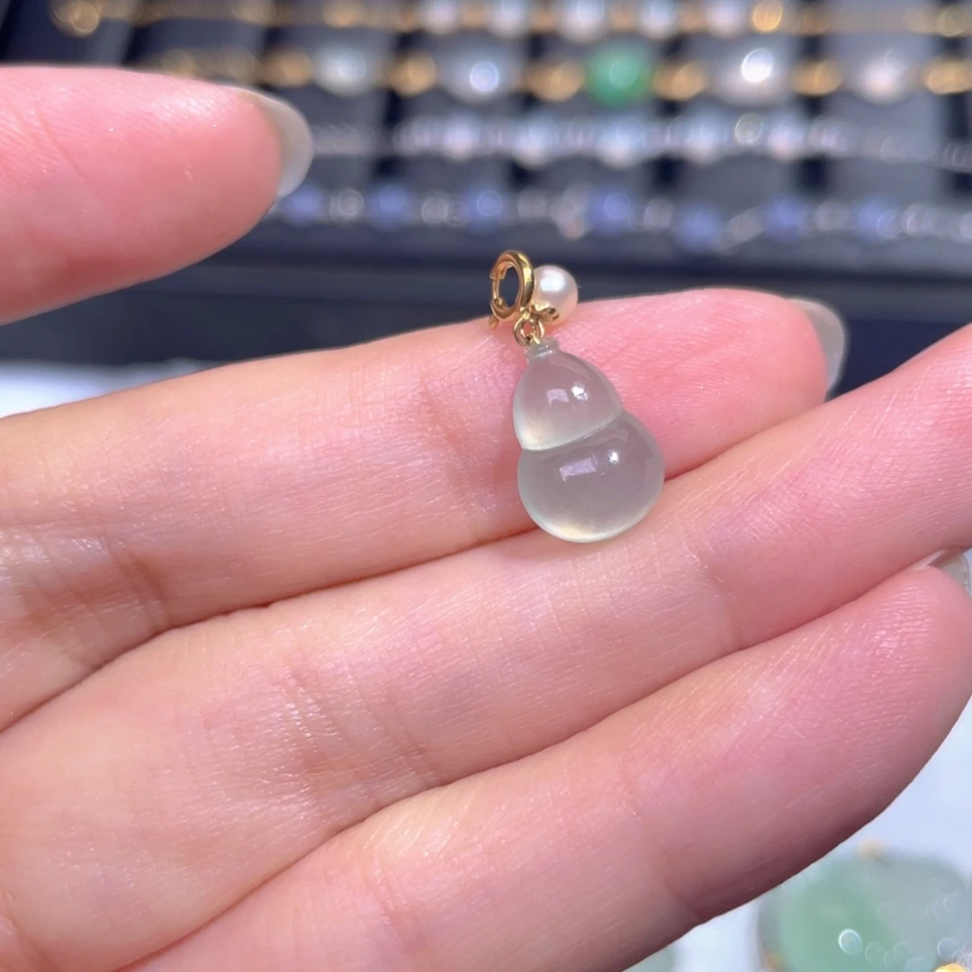 颈饰18K金镶嵌翡翠翡翠