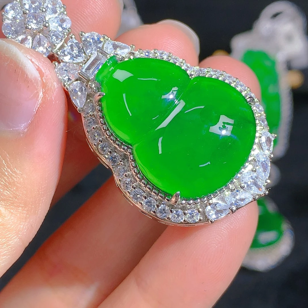 翡翠颈饰银S925镶嵌吊坠