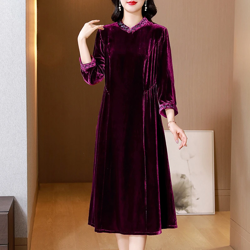 杭州100%真丝丝绒连衣裙桑蚕丝2025春新中式刺绣连衣裙宽松女
