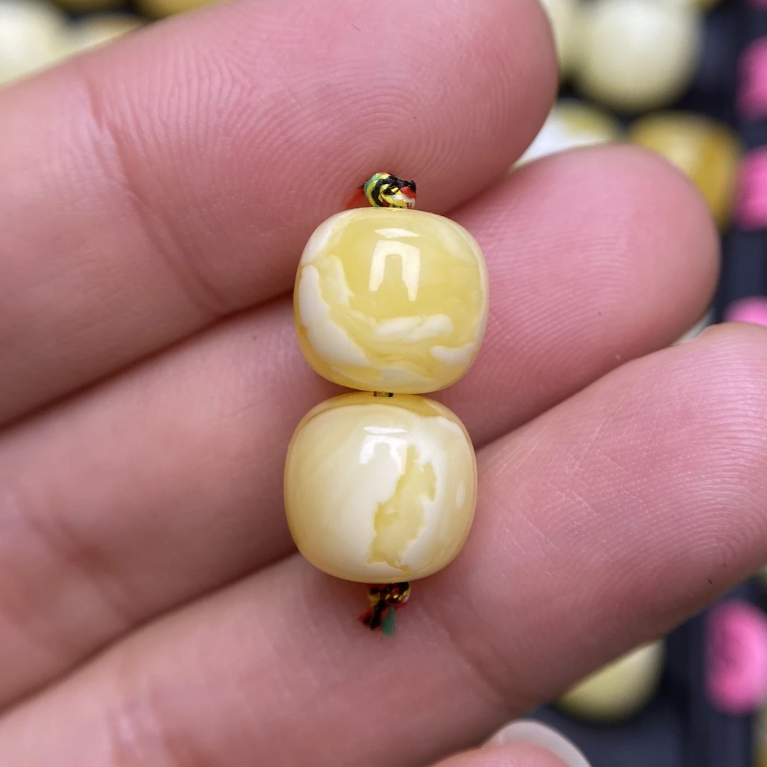 蜜蜡橘白老型对珠10.2×9.5mm，蜡质感超好，保天然无优化，仅一对