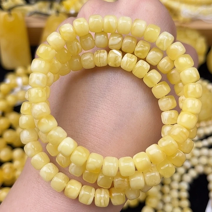 琥珀未镶嵌颈饰琥珀，多样性发其一