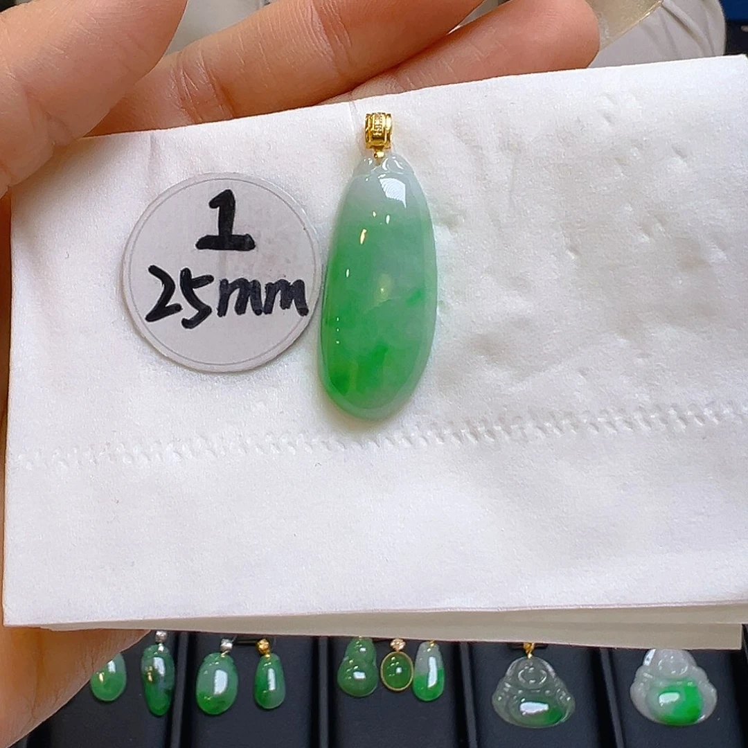 翡翠颈饰18K金镶嵌翡翠